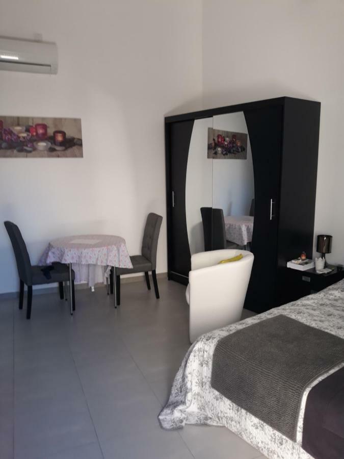mas saint genieis Appartement Canet  Buitenkant foto